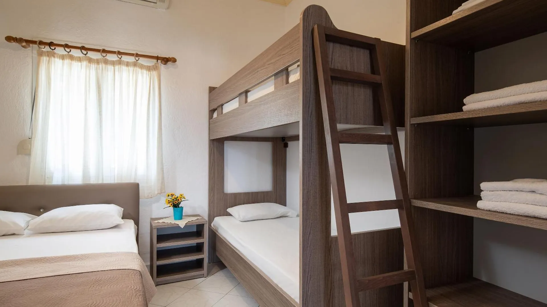 Lofos Kalamitsi Apartment